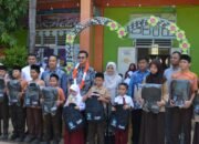 Walikota dan Wakil Walikota Langsa Salurkan 13.186 Paket Peralatan Sekolah Pascabanjir