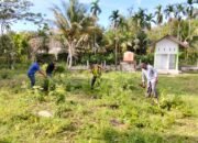 Babinsa Koramil 11/Bandar Baru Gotong Royong Bersama Warga Jaga Kebersihan Gampong