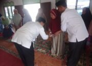 Haji Affan Alfian Bintang, SE Salurkan Zakat untuk Lansia di 4 Desa Penanggalan, Warga Terharu