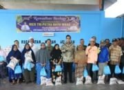 Ramadhan Berbagi dengan Warga Belawan, Rico Waas : Hidup Harus Saling Peduli dan Membantu