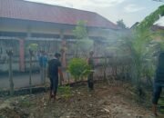 Babinsa Koramil Bandar Baru Gotong Royong Bersama Warga Paru Keude, Perkuat Kebersamaan Masyarakat