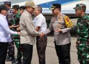 Kapolrestabes Medan Mewakili Kapolda Sumut bersama Forkopimda Provinsi Sumut Sambut Kedatangan Menkopolkam RI beserta Rombongan di Pangkalan TNI Angkatan Udara Suwondo Medan