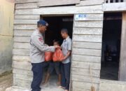 Brimob Aceh Peduli, Bagikan Sembako Kepada Masyarakat Yang Kurang Mampu