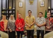 Rico Waas Tekankan Peran Apoteker dalam Perawatan dan Edukasi Obat kepada Masyarakat