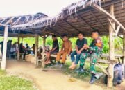 Babinsa Koramil 11/Bandar Baru Perkuat Silaturahmi Melalui Komsos di Pidie Jaya