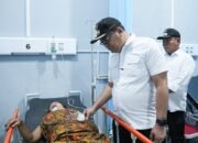 Bupati bersama Wakil Bupati Deli Serdang Jenguk Korban Bencana Longsor Sibolangit-Deli Serdang di RSUD Pancur Batu