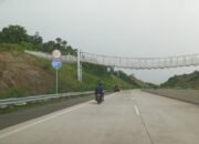 Heboh! Roda Dua Terobos Jalan Tol, Risiko Kecelakaan Mengintai