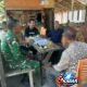 Babinsa Koramil 11/Bandar Baru Perkuat Kemanunggalan dengan Warga melalui Komsos di Beurandeh